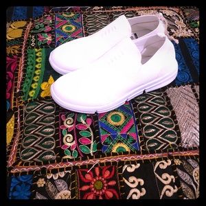 All white Nursing Shoes NWT SIZE 6 women’s